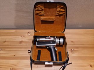 Cinepresa Elmo Super 104 anni '70