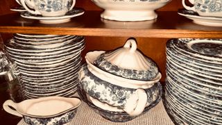 Juego de vajilla La Cartuja de Sevilla