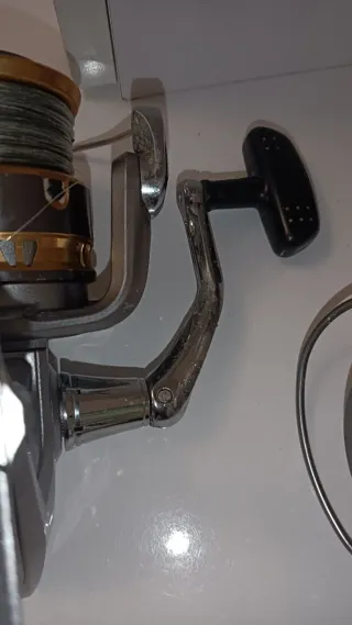 Carretes de pesca Shimano y Grauvell y Cañas