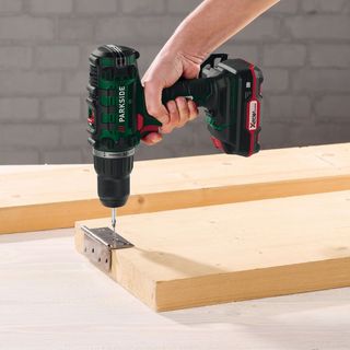 TALADRO ATORNILLADOR CON BATERIA 20V (NUEVO)