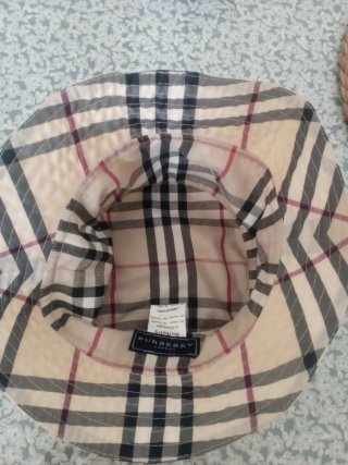 Gorro Burberry Beige y Marrón Original
