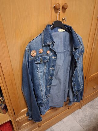 Cazadora vaquera con parches