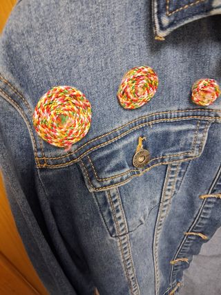 Cazadora vaquera con parches