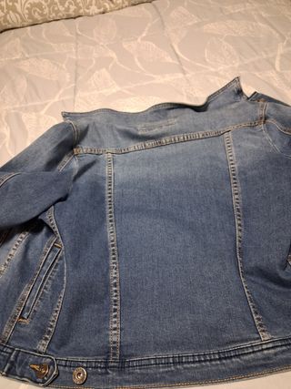 Cazadora vaquera con parches