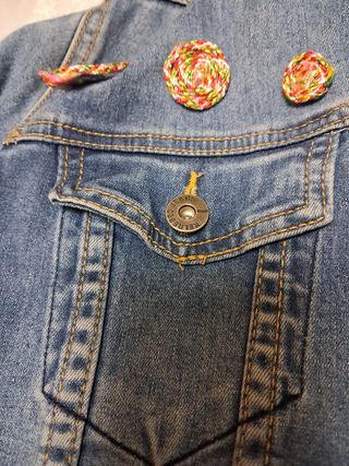 Cazadora vaquera con parches