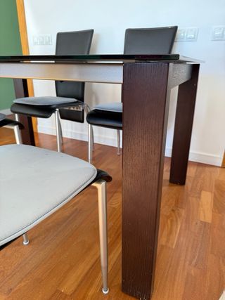 Comedor Cristal Negro y Madera