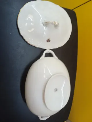 Sopera Royal Kent Porcelana Dorada