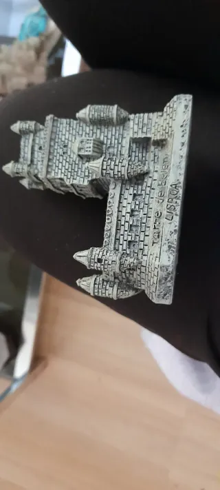 Figura Belén Lisboa Gris