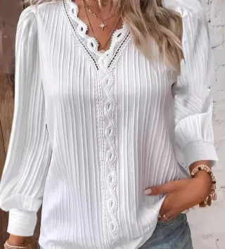 Camisa blanca con encaje