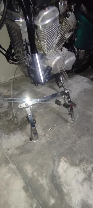 Parabrezza moto custom Cafè Racer nero