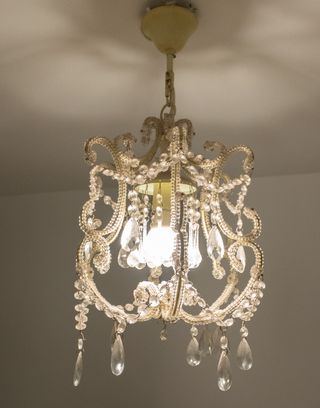 Lámpara colgante de cristal y metal antigua