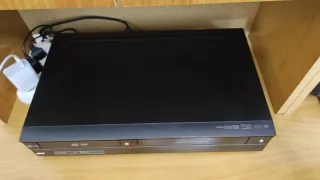 LG RCT689H DVD VHS Combi recorder