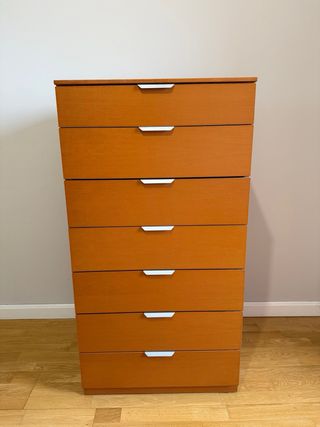 Cabecero, mesitas y cómoda madera