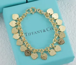Preciosa pulsera Tiffany & Co. Corazones Dorados