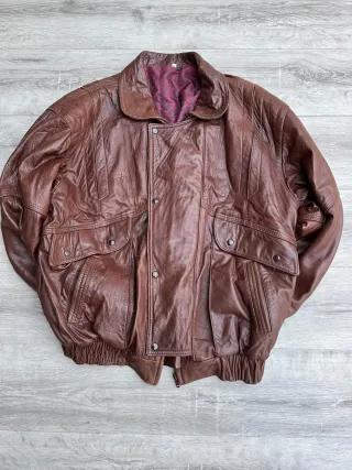 Chaqueta de cuero marrón