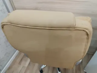 Sillón de oficina piel sintética.