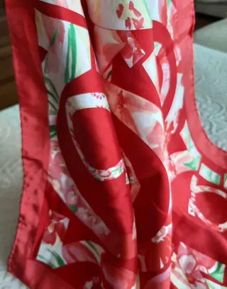 Foulard Salvatore Ferragamo in pura seta