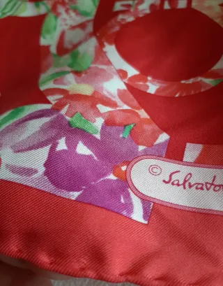 Foulard Salvatore Ferragamo in pura seta
