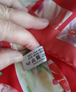 Foulard Salvatore Ferragamo in pura seta