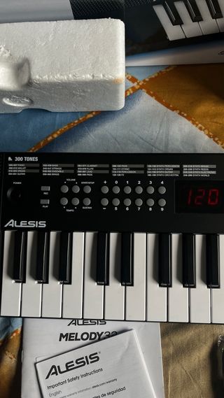 Piano Alesis Melody 32 Portátil