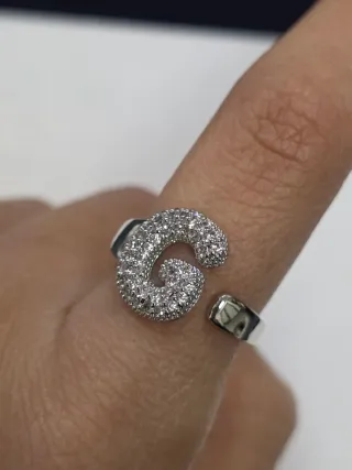 Anello lettera G con zirconi