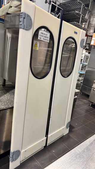 Puertas vaivén polietileno