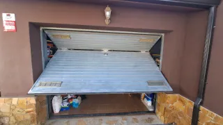 Puerta de garaje basculante hierro galvanizado