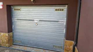 Puerta de garaje basculante hierro galvanizado