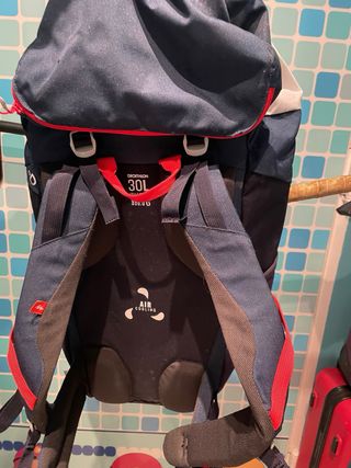 Mochila Quechua 30L Azul y Roja