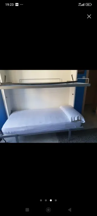 Litera abatible azul y blanca