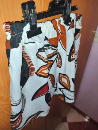 Pantalón corto fino estampado floral