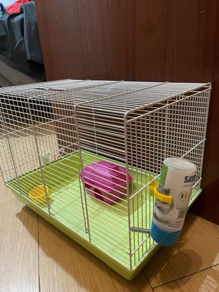 Jaula para hámster con accesorios