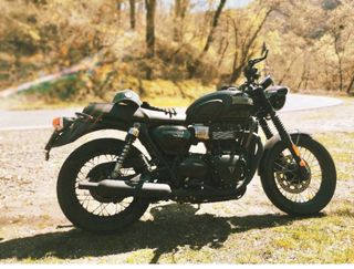 Triumph T100 Negra 2016