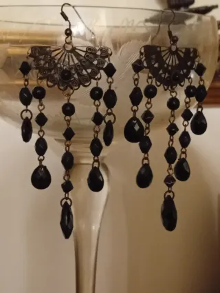 Orecchini pendenti neri
