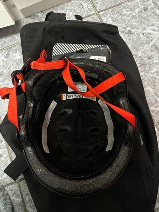 Patines en línea + Casco + Protecciones