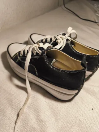 Zapatillas negras con plataforma blanca – converse