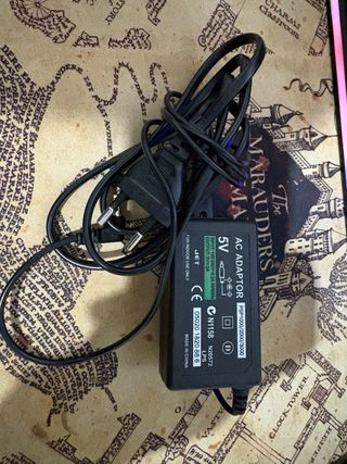 Sony PSP 3004 von cargador y juego god of war