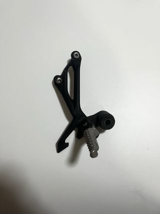 Estribera trasera derecha Z900