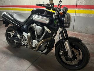 Yamaha MT-01 Naked Negra/Plateada