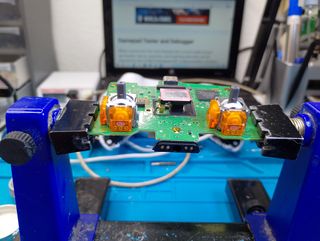 Mando PS5 con joysticks magnéticos TMR