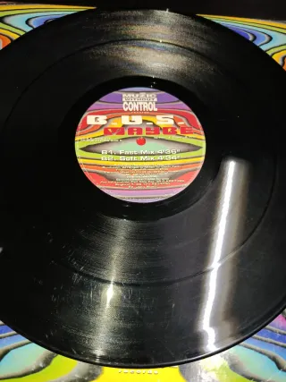 TEMAZO ITALODANCE - B.U.S - MAYBE