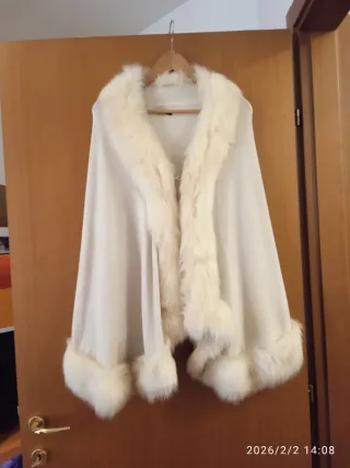 Mantella panna con pelliccia