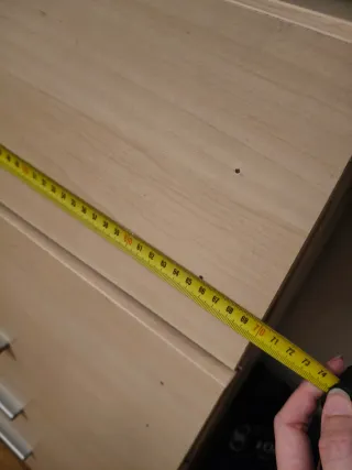 Cómoda de madera beige