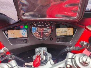 Honda VFR 800 Roja 2005 - 69.000 km