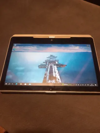 HP Revolve 810 G3 Prata i5/5300 8gb ram/ssd m2 256