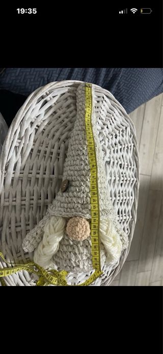 Gnoma portafortuna amigurumi bianca