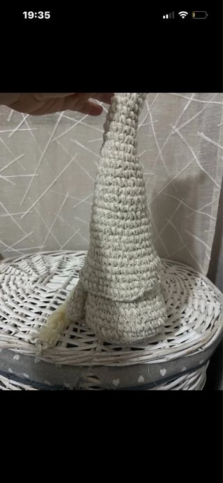 Gnoma portafortuna amigurumi bianca