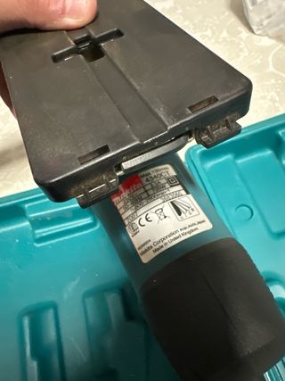 Caladora Makita con maletín