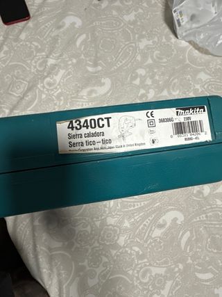 Caladora Makita con maletín