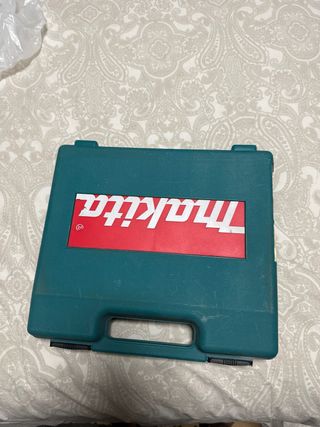 Caladora Makita con maletín